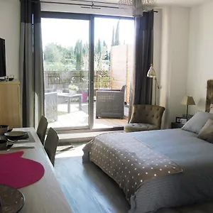 studio-a-deux-pas-daix.fr-provencehotel.com/
